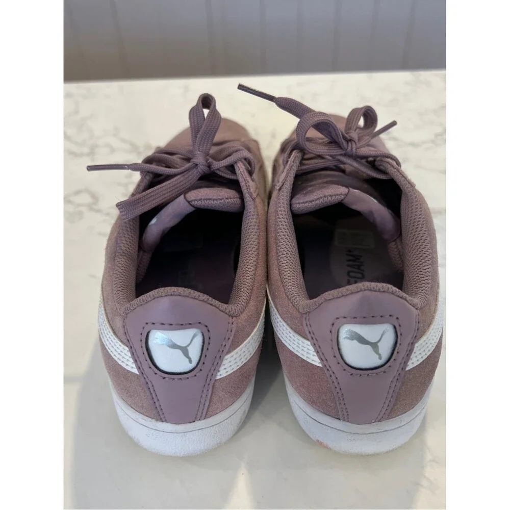 Puma Women's Suede Sneakers in Dusty Rose with White Formstrip, size 7
